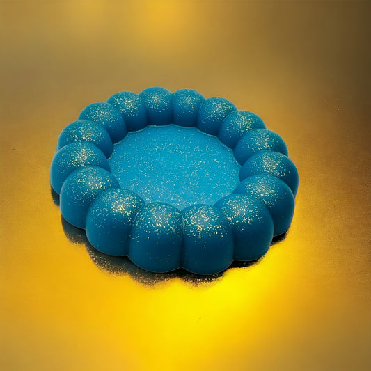 Présentation du plateau de vanité circulaire à breloques pétillantes à paillettes dorées bleues faites à la main JenDore