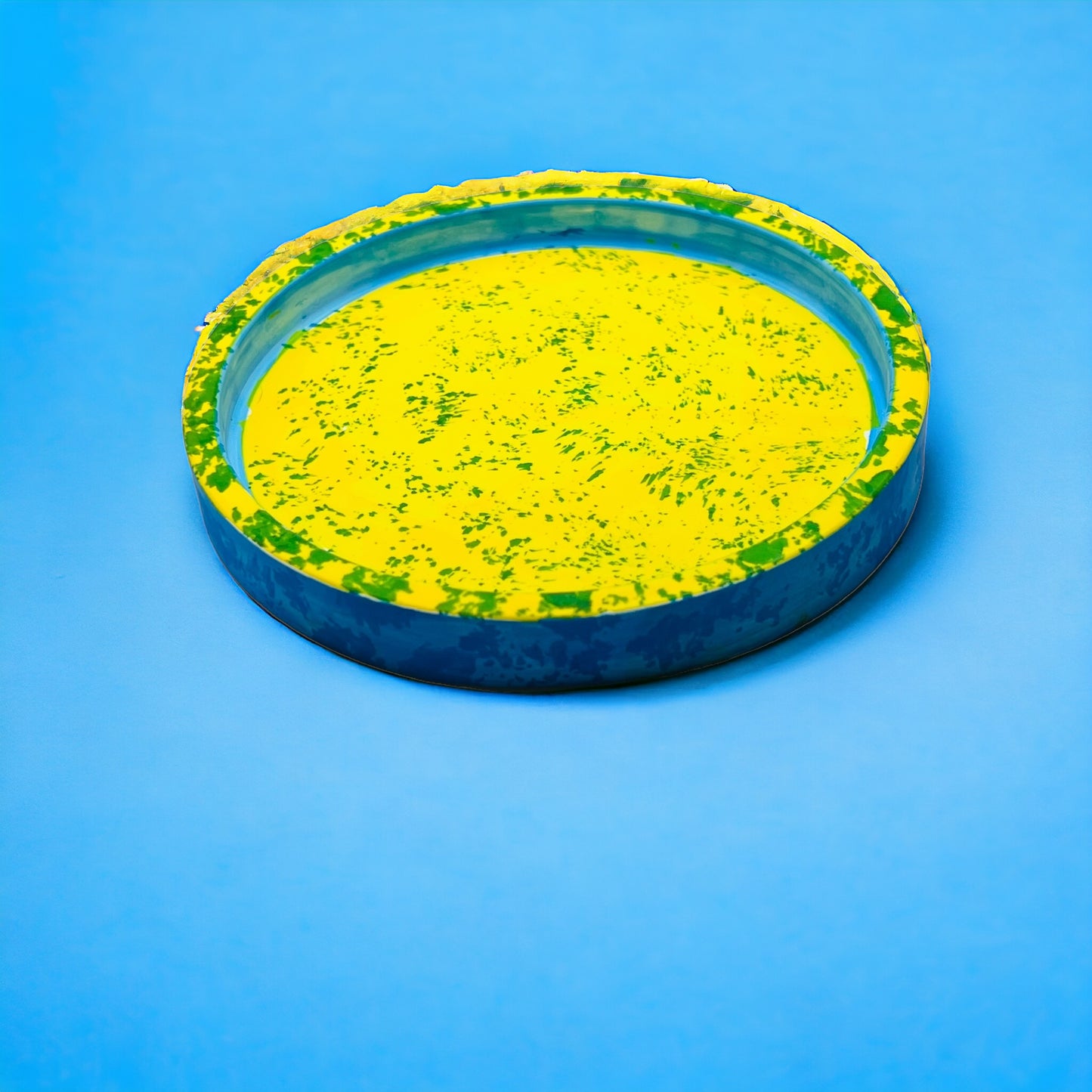 Plateau de vanité circulaire en céramique fait à la main Jendore jaune et bleu Splatter Chaos